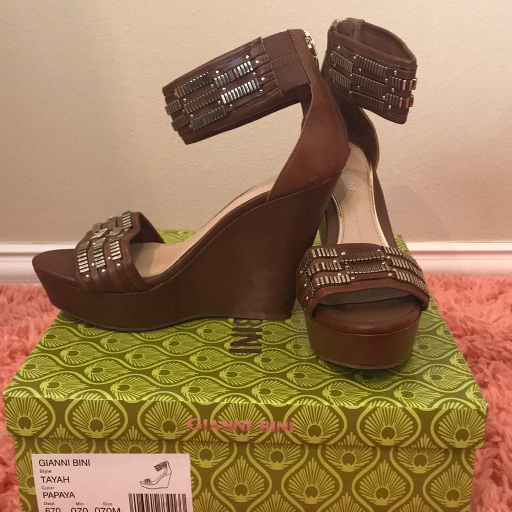 Size 7 Gianni Bini Wedge Heels